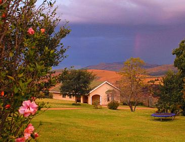 Thaba Tsweni Lodge &amp; Safaris