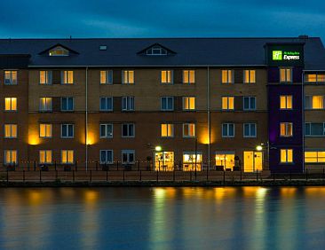 Holiday Inn Express Cardiff Bay, an IHG Hotel