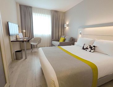 Holiday Inn Express Pamplona, an IHG Hotel