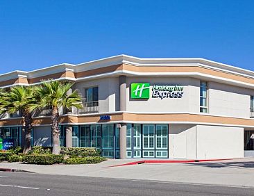 Holiday Inn Express Newport Beach, an IHG Hotel