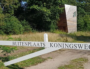 Buitenplaats Koningsweg 70, Follie &quot;BAT&quot;