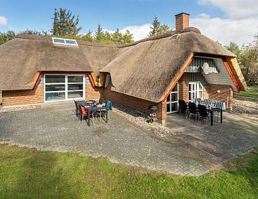 Vakantiehuis &quot;Albin&quot; - 2.8km from the sea