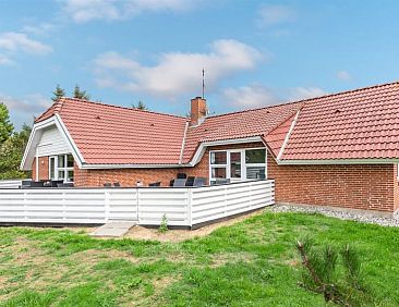 Vakantiehuis &quot;Sylvi&quot; - 1.7km from the sea