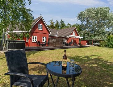 Vakantiehuis &quot;Ieva&quot; - 3.9km from the sea