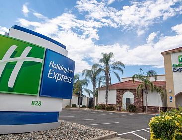 Holiday Inn Express Oakdale, an IHG Hotel