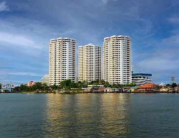 Riverine Place Hotel and Residence