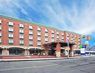 Holiday Inn Express Hotel &amp; Suites Pittsburgh-South Side, an