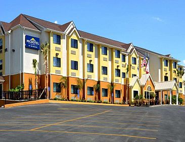 Microtel Inn &amp; Suites by Wyndham New Braunfels I-35