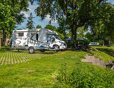 Camperplaats Standaard aan het water