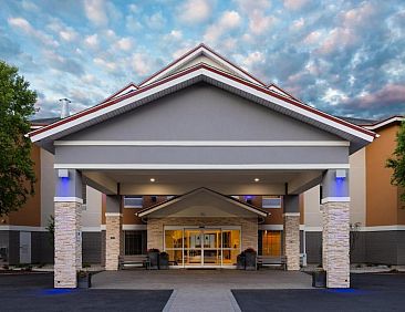 Holiday Inn Express Hotel &amp; Suites Brattleboro, an IHG Hotel