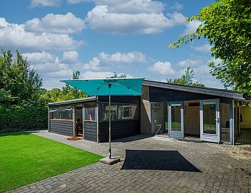 Vakantiewoning Salvatorhoeve 4, &quot;The green green grass&quot;