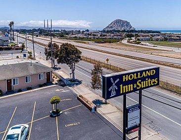 Holland Inn &amp; Suites