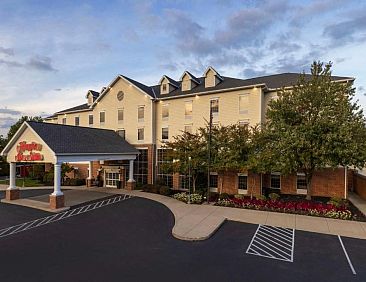 Hampton Inn &amp; Suites State College at Williamsburg Square