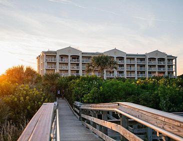 Holiday Inn Club Vacations Cape Canaveral Beach Resort, an I